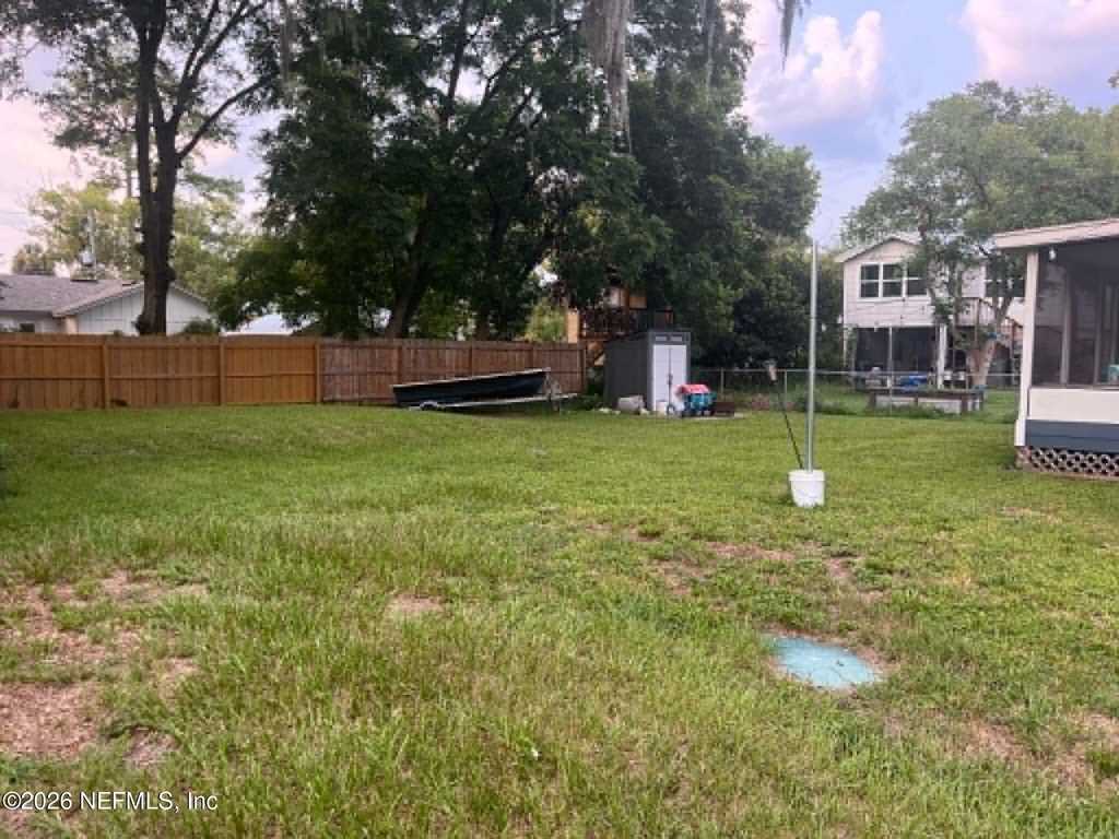 1605 Lakewood Road - Photo 3