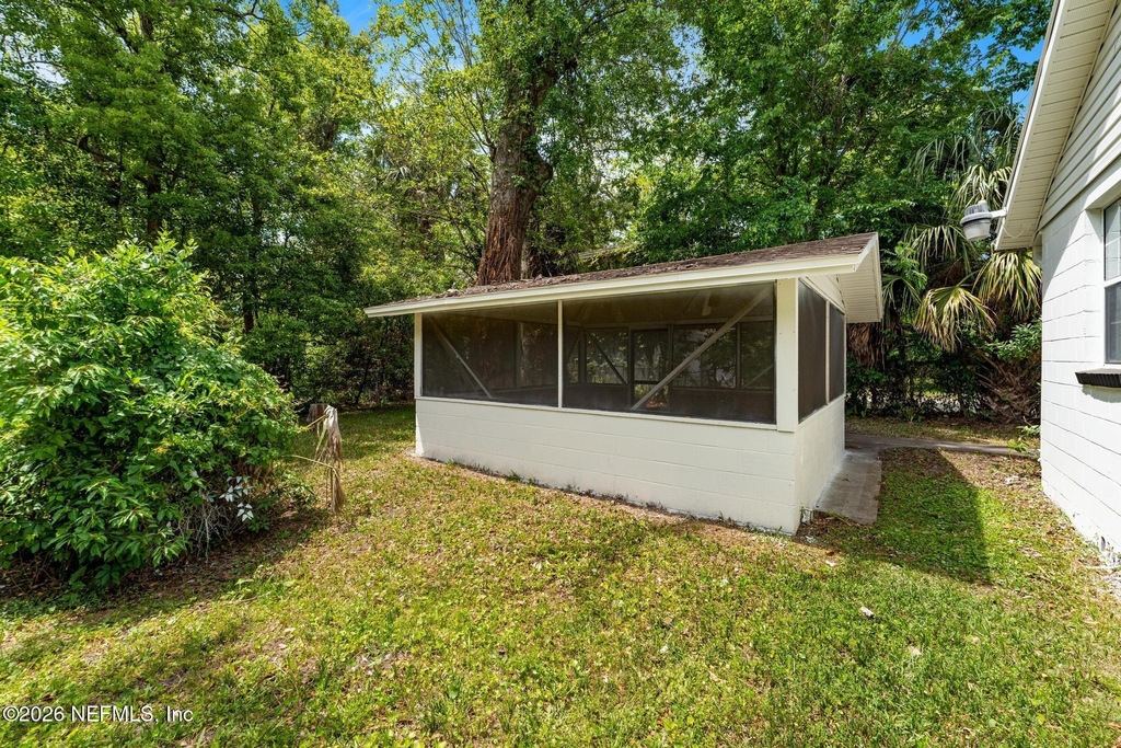 1424 W 9th Street - Photo 22