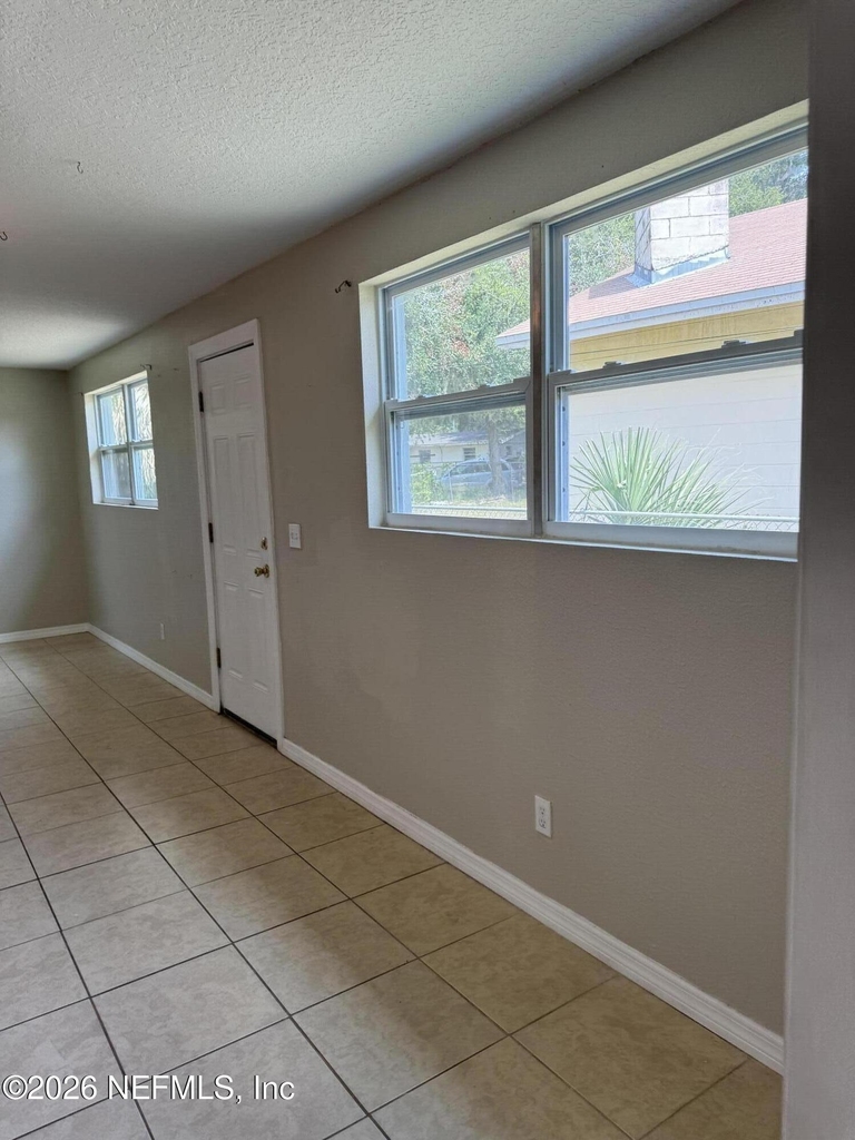 3923 Harbor View Drive - Photo 6