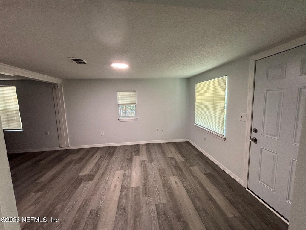 9454 Campus Avenue - Photo 5