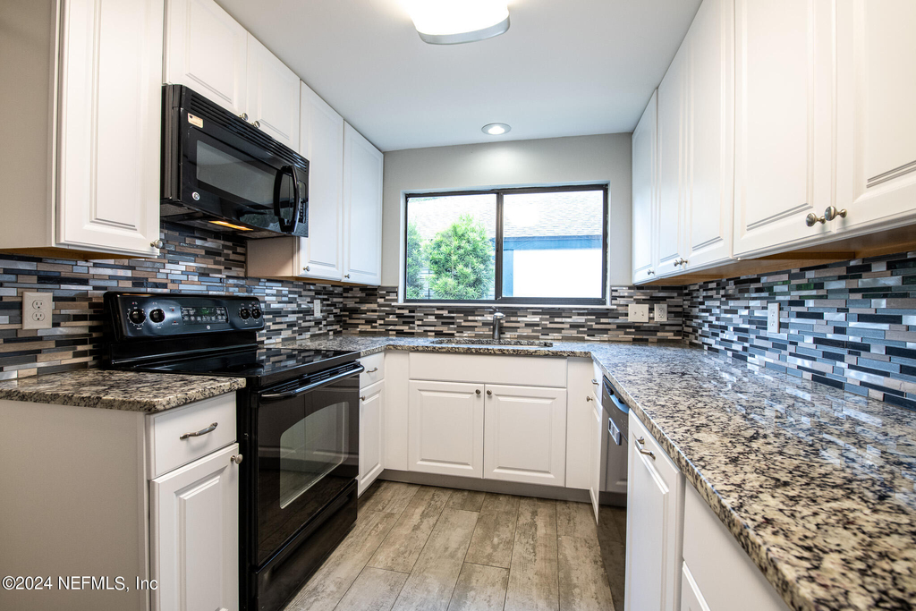 11448 Sugar Maple Place S - Photo 6
