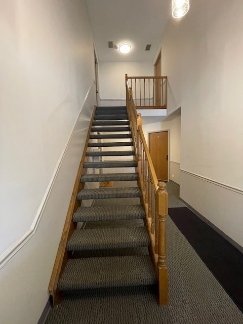 624 Berkley Court - Photo 2
