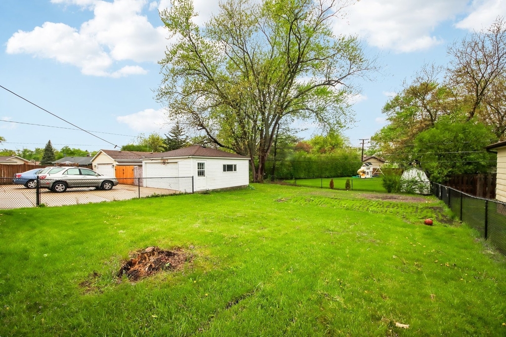 670 Lakeview Lane - Photo 36