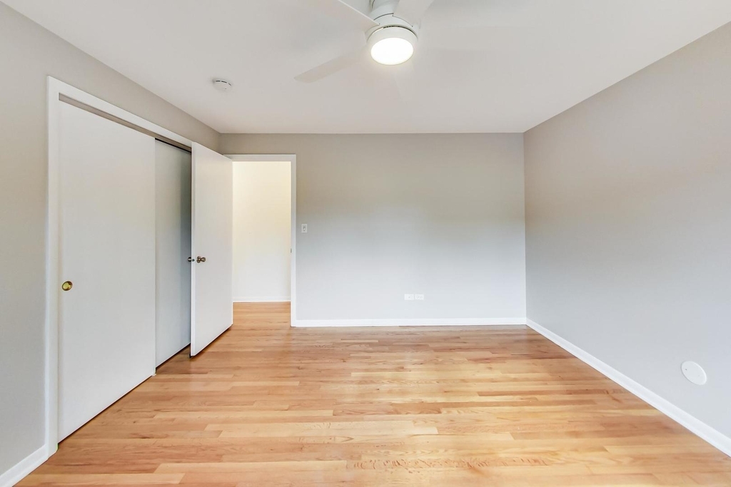 16w674 56th Place - Photo 5