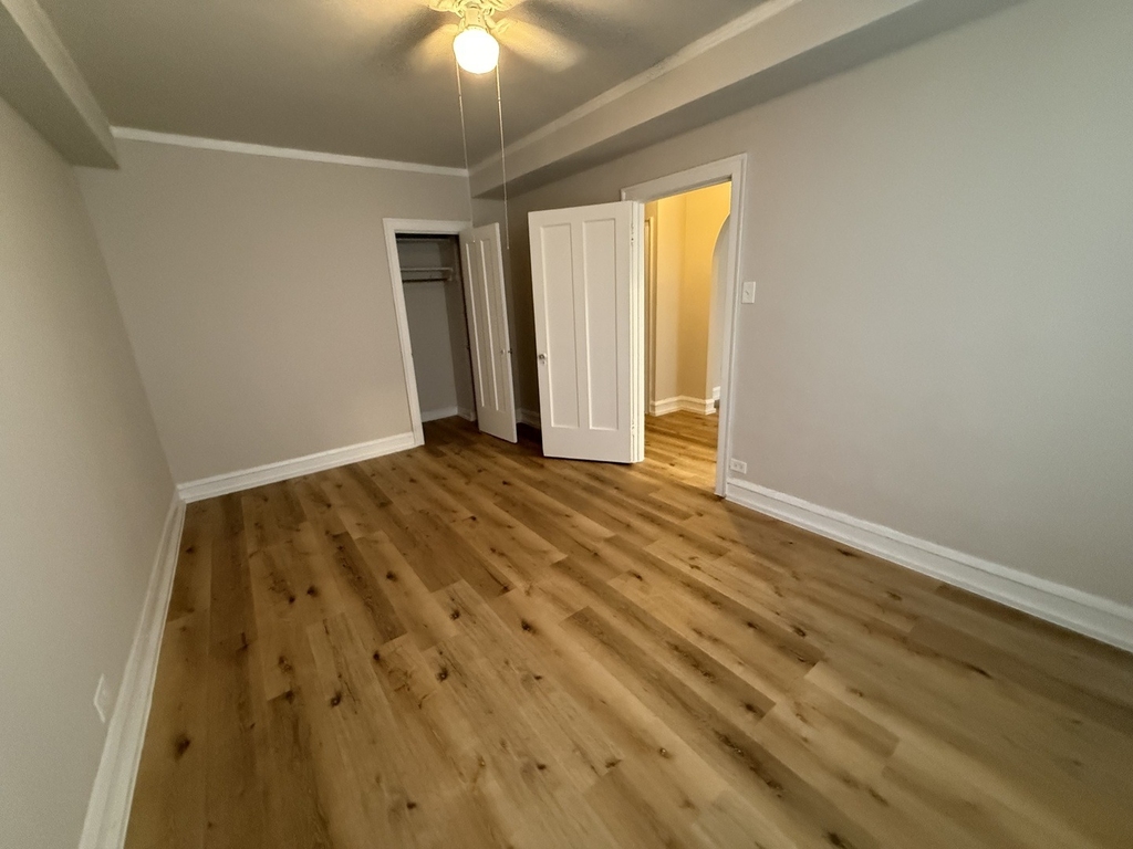 6748 N Ashland Avenue - Photo 9
