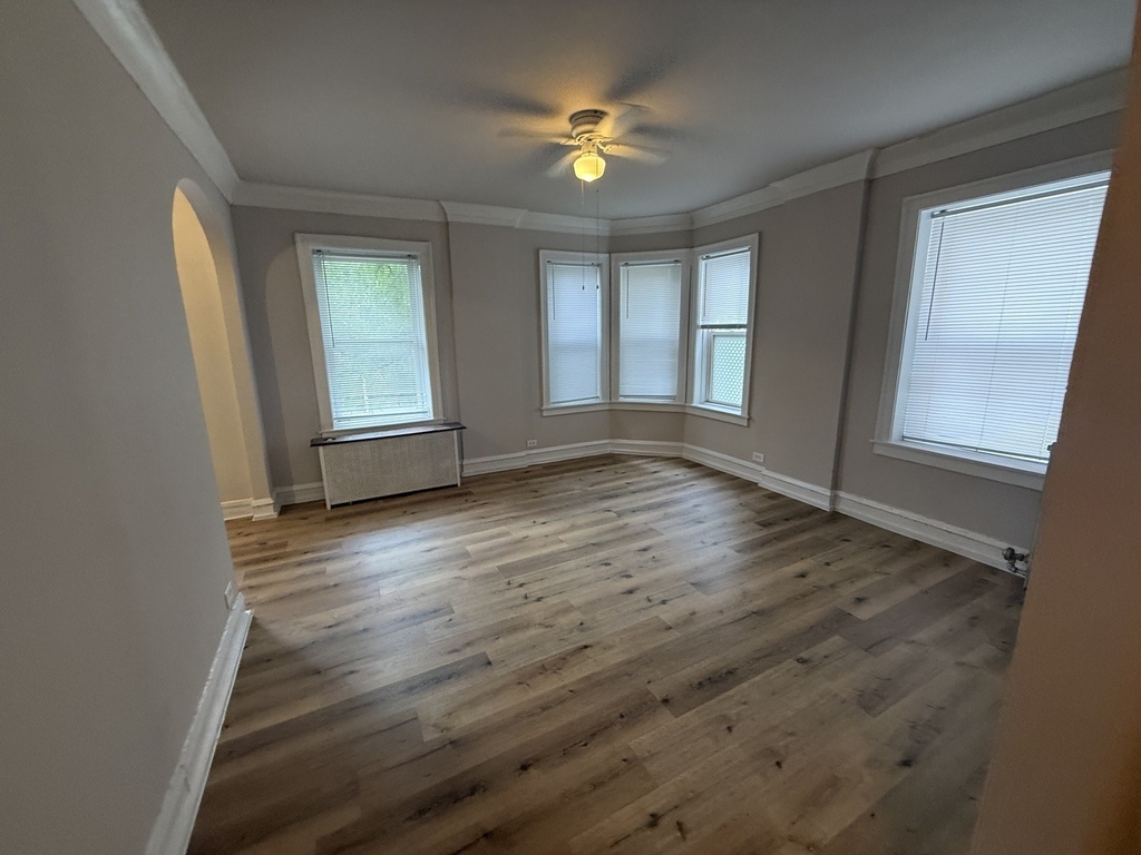 6748 N Ashland Avenue - Photo 1
