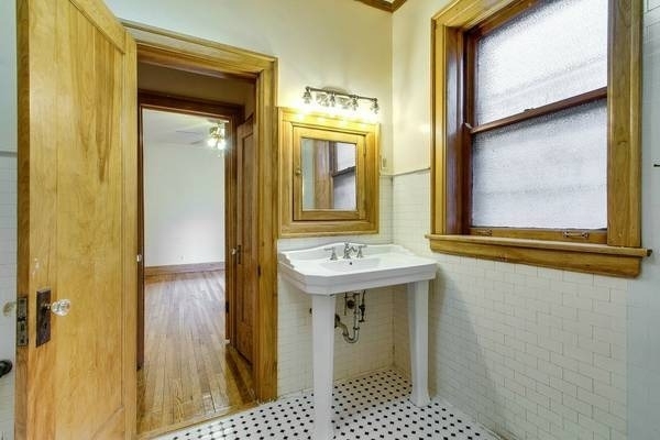 1350 E Hyde Park Boulevard - Photo 11