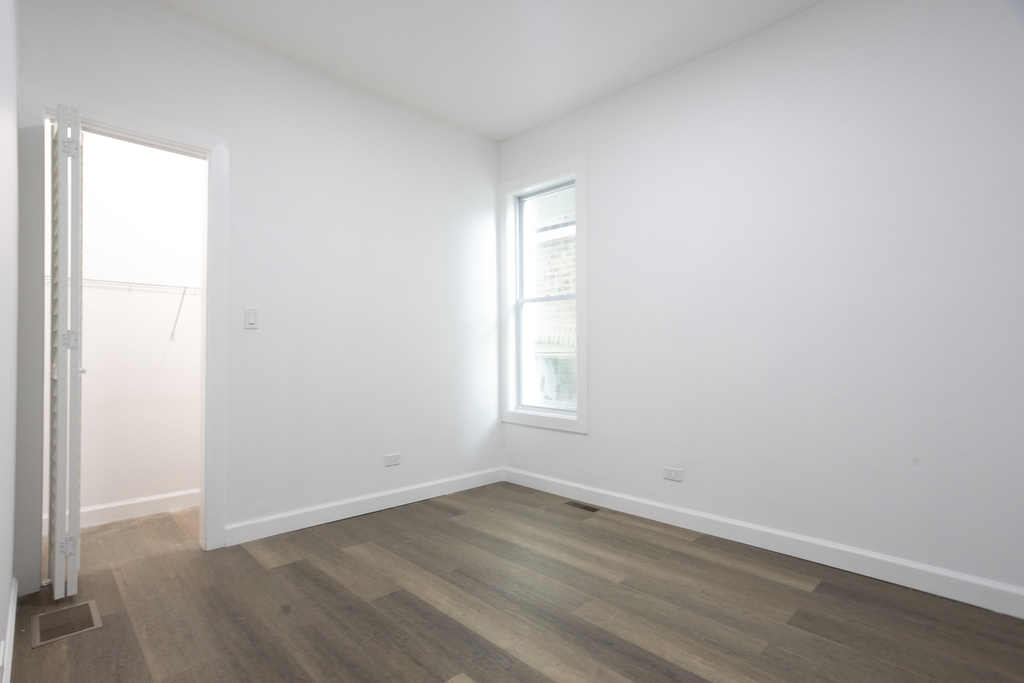 8739 S Colfax Avenue - Photo 10