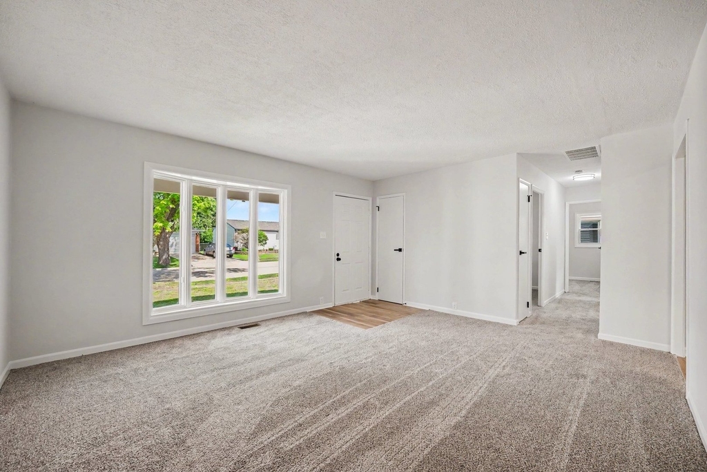 338 Hickory Avenue - Photo 3