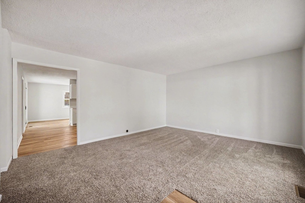 338 Hickory Avenue - Photo 1