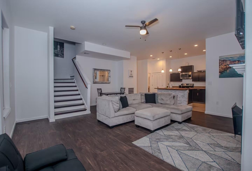 3112 Clay Street - Photo 2