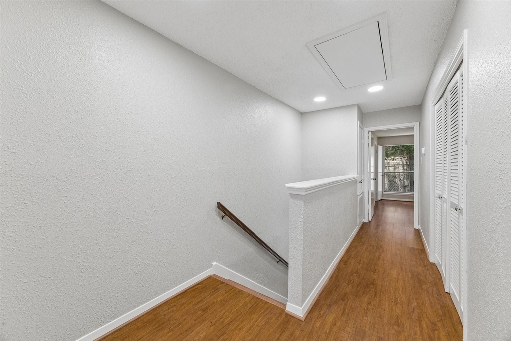 995 Memorial Village Drive - Photo 18