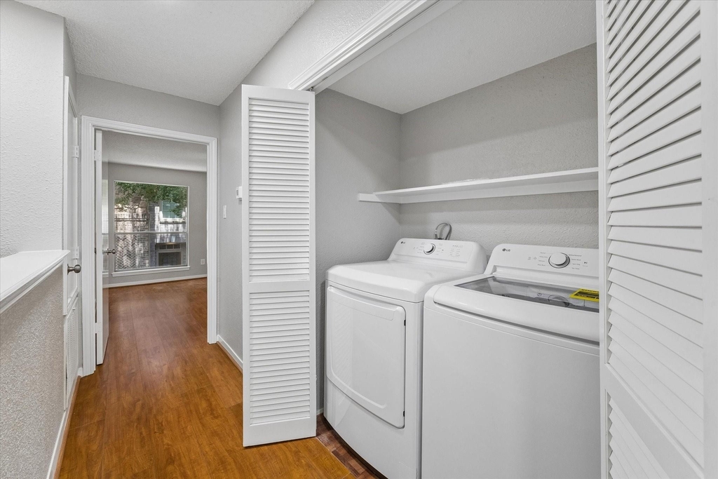 995 Memorial Village Drive - Photo 19