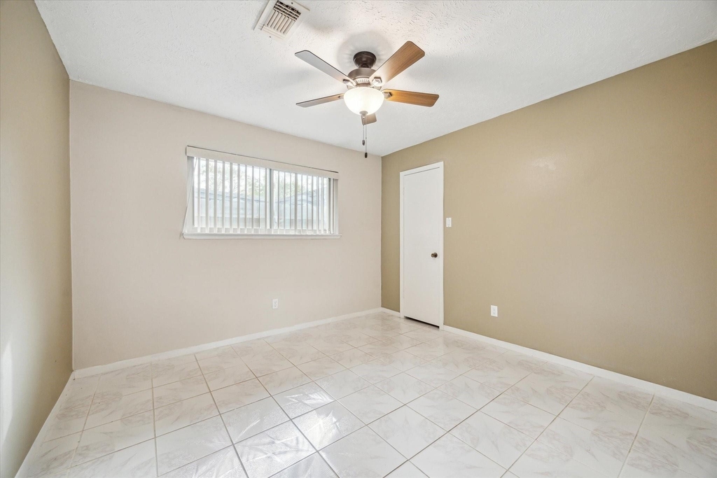 21423 Park Valley Drive - Photo 15