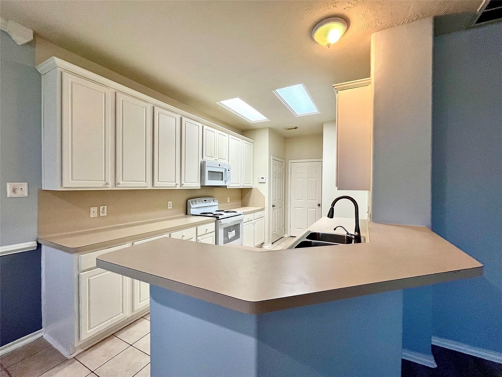 6111 Morningshire Lane - Photo 8