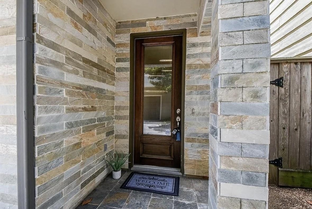 2908 Leeland Street - Photo 1