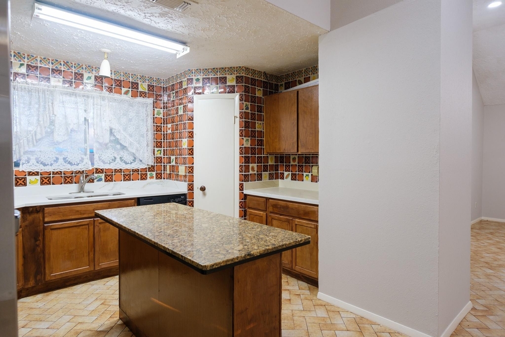 7521 Brookleaf Drive - Photo 4
