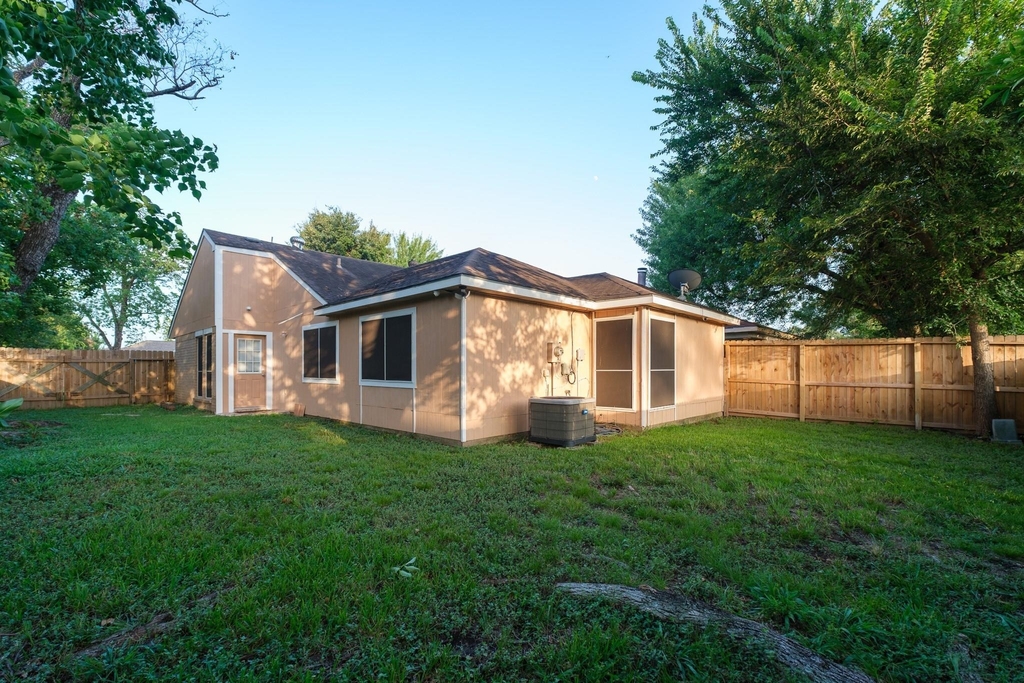 7521 Brookleaf Drive - Photo 11