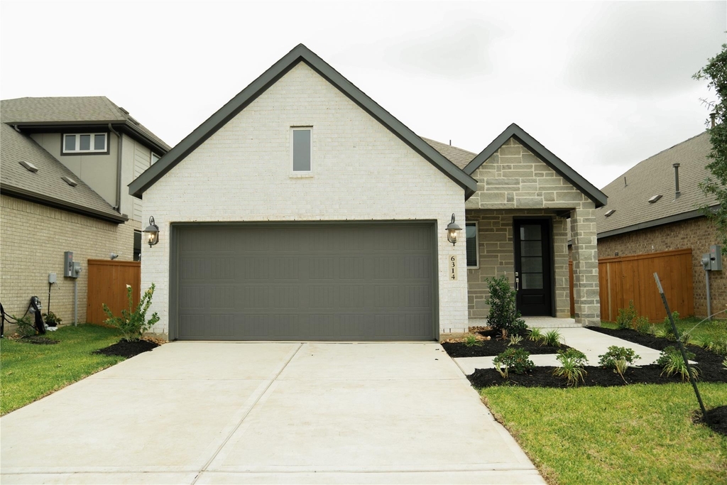6314 Laguna Terra Drive - Photo 0