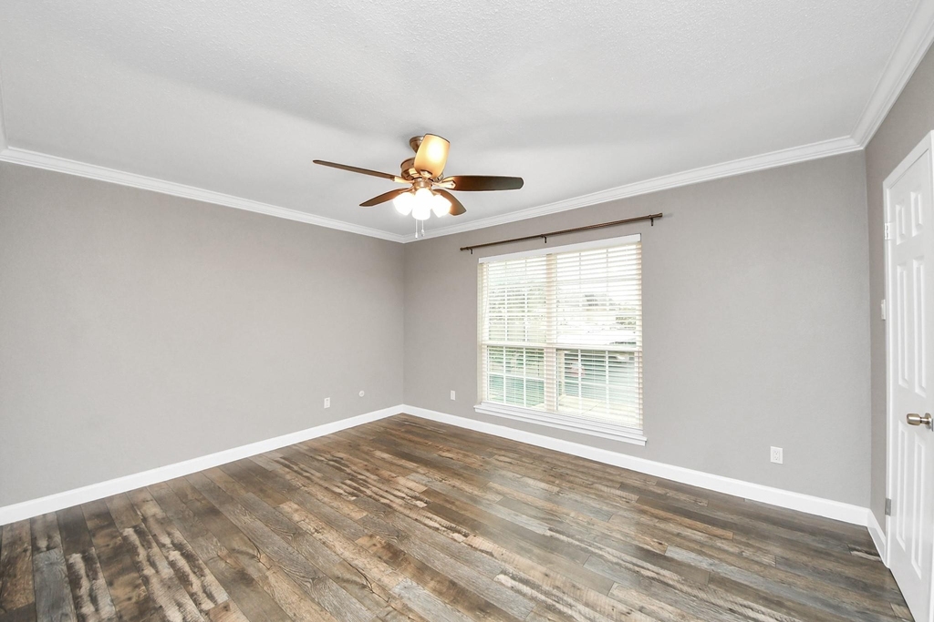 2224 S Piney Point Road - Photo 19