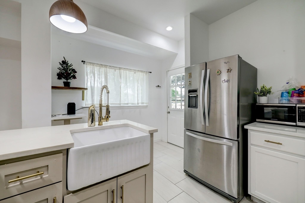 4801 Avenue H - Photo 15