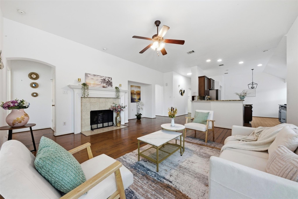 4303 Wellington Grove Lane - Photo 3