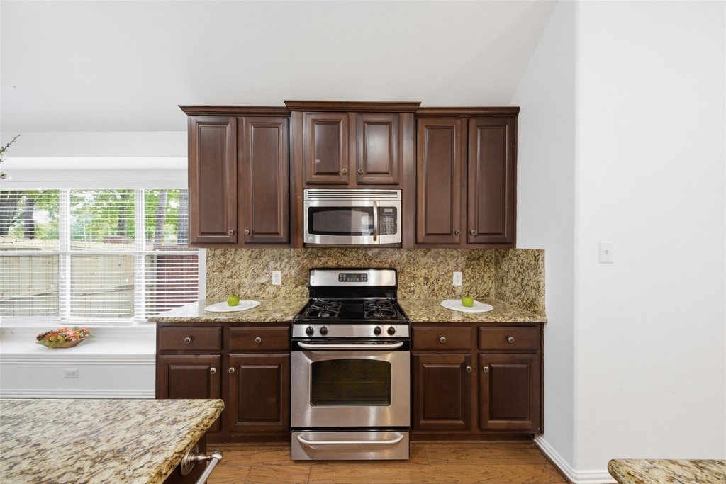 4303 Wellington Grove Lane - Photo 9