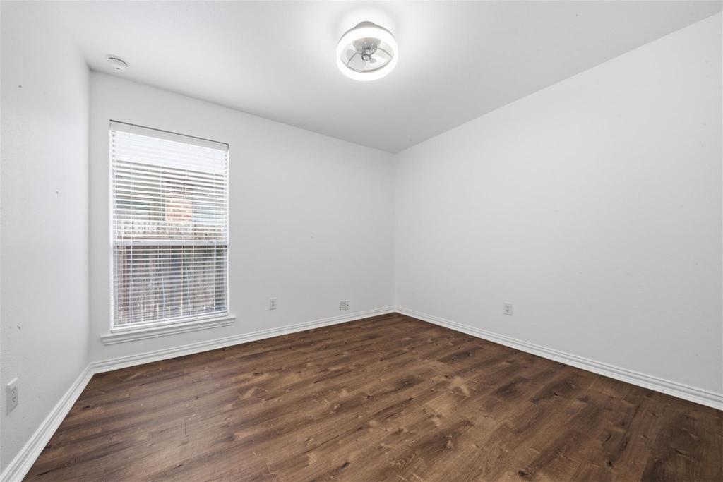 4303 Wellington Grove Lane - Photo 16