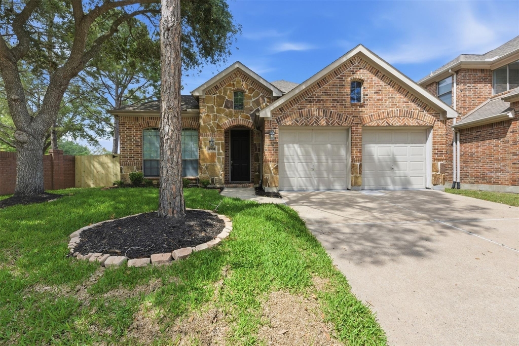 4303 Wellington Grove Lane - Photo 0