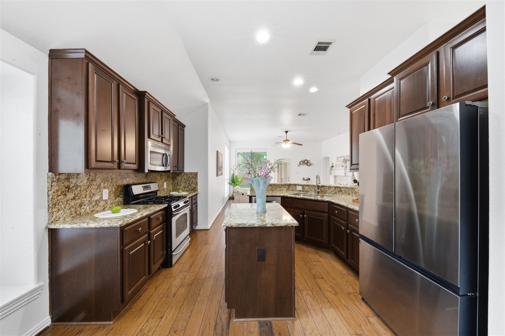 4303 Wellington Grove Lane - Photo 6