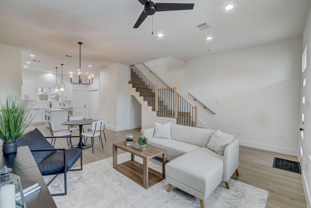 1211 Dewalt Street - Photo 5