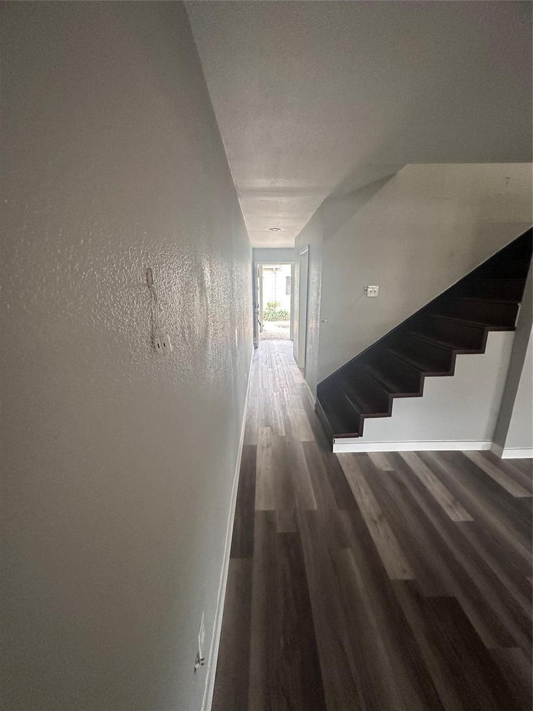 2327 Briarwest Boulevard - Photo 4