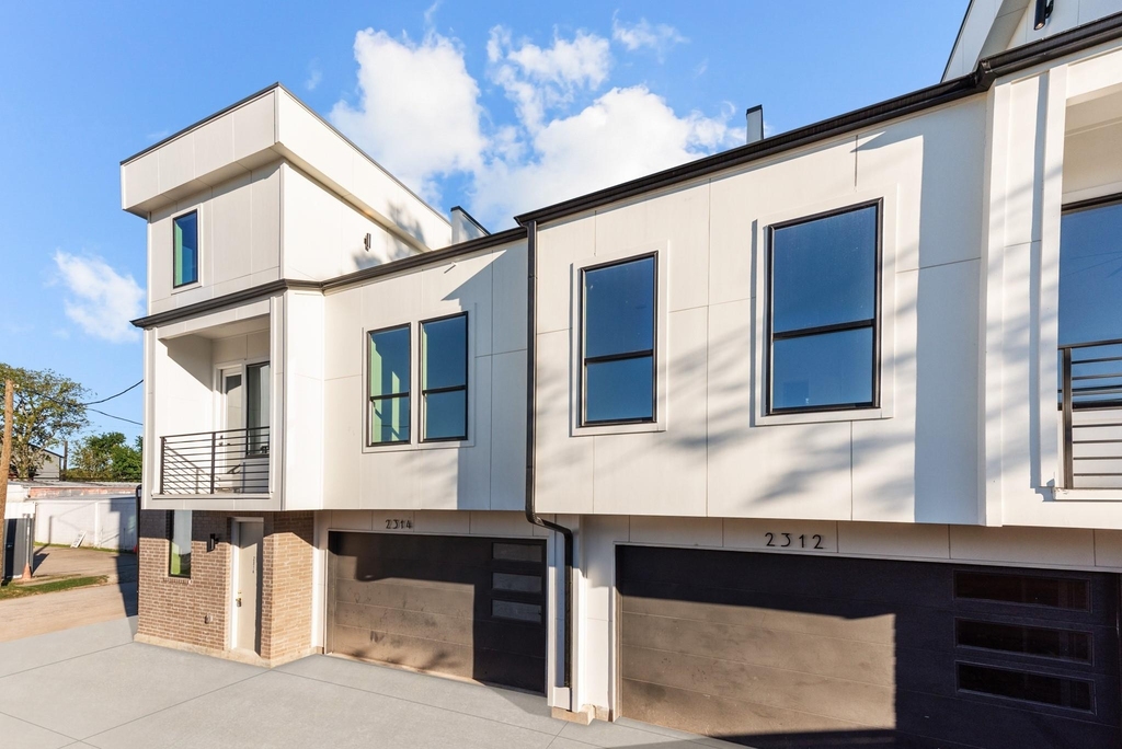 2314 Barbee Street - Photo 0