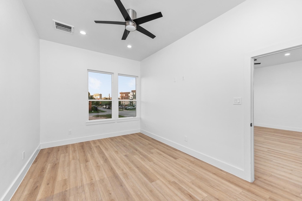 2314 Barbee Street - Photo 3