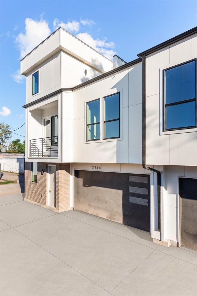 2314 Barbee Street - Photo 1