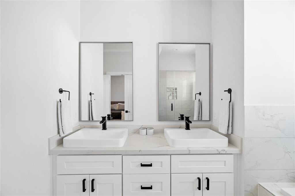 1817 Elite Drive - Photo 14