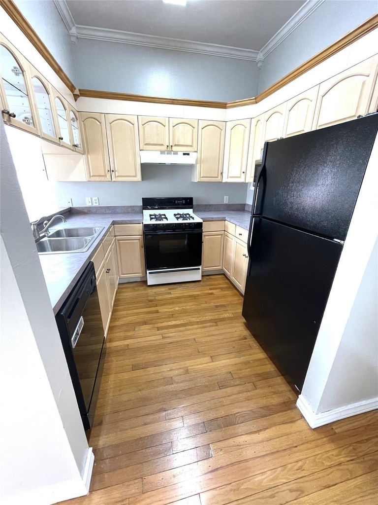 4122 Drake Street - Photo 8