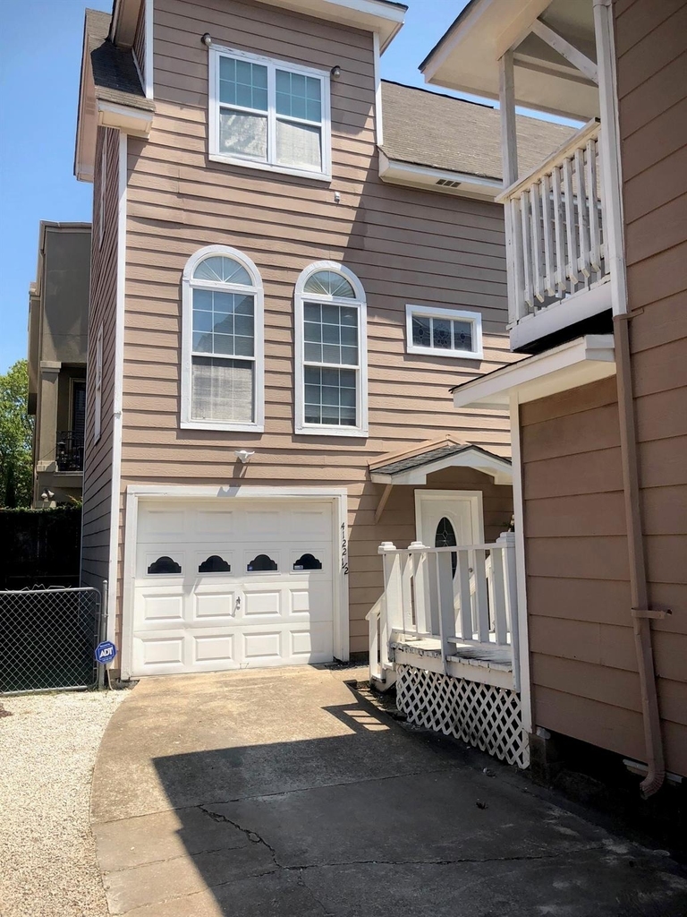 4122 Drake Street - Photo 0