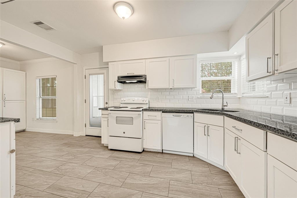 4390 Harvest Lane - Photo 7