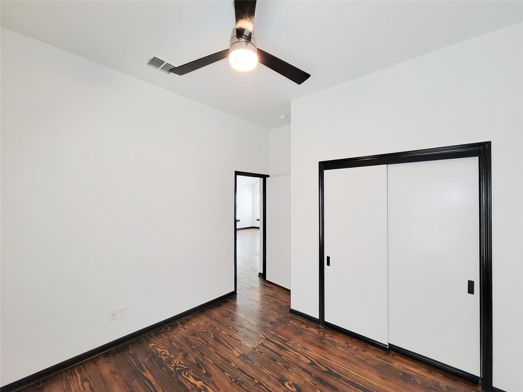 1904 Davis Street - Photo 19
