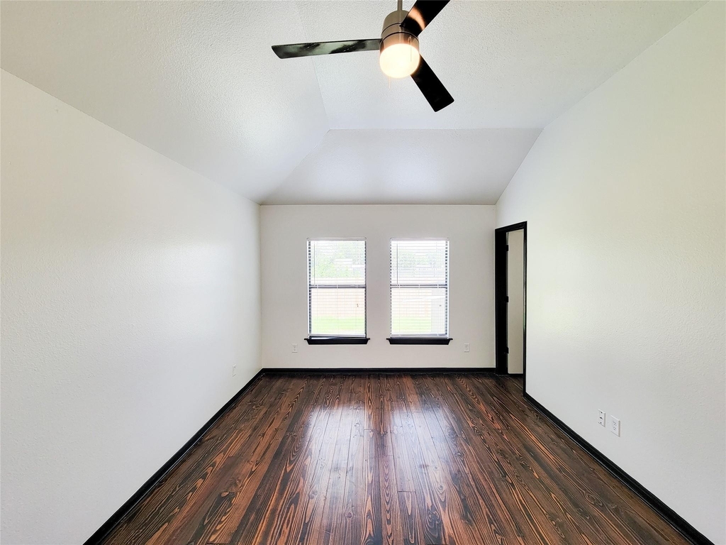 1904 Davis Street - Photo 24