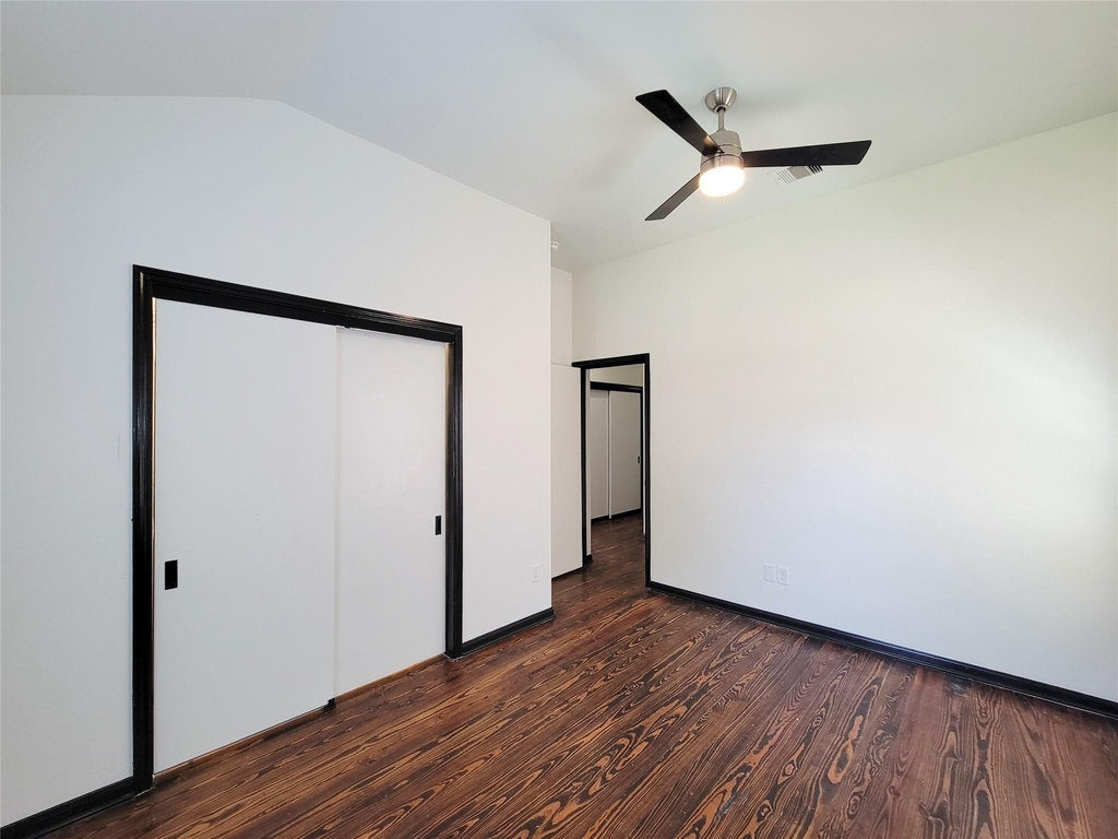 1904 Davis Street - Photo 17