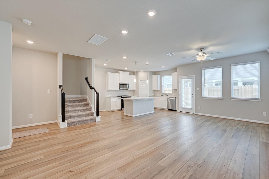 1526 Lakeline Oak Drive - Photo 2