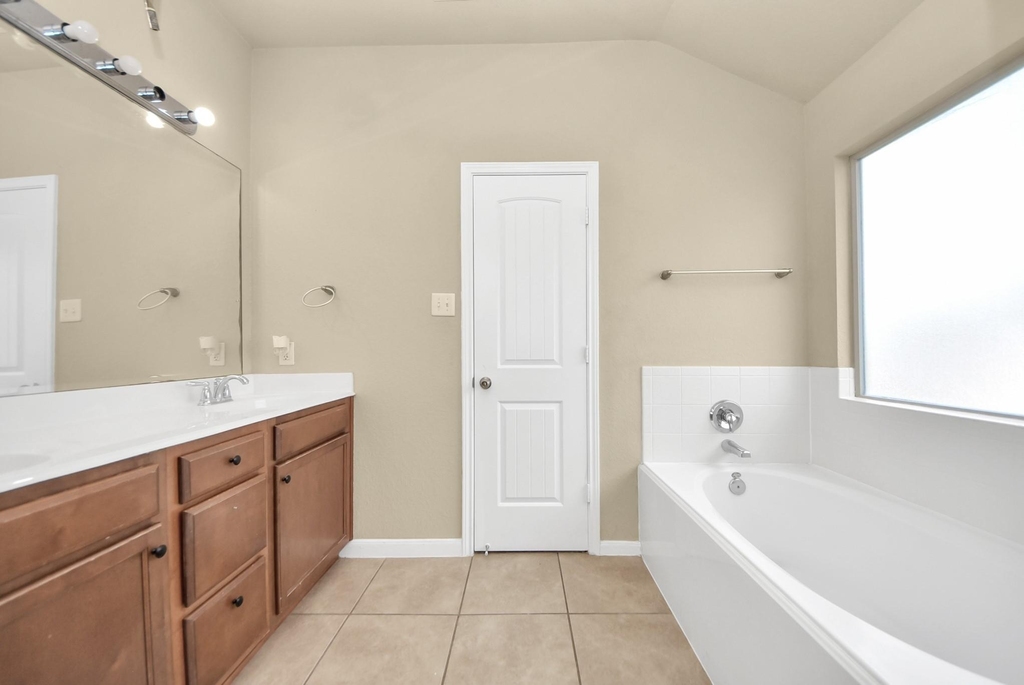 6106 Grassy Haven Lane - Photo 8