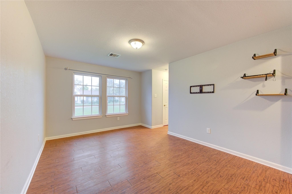 503 W Linney Street - Photo 8