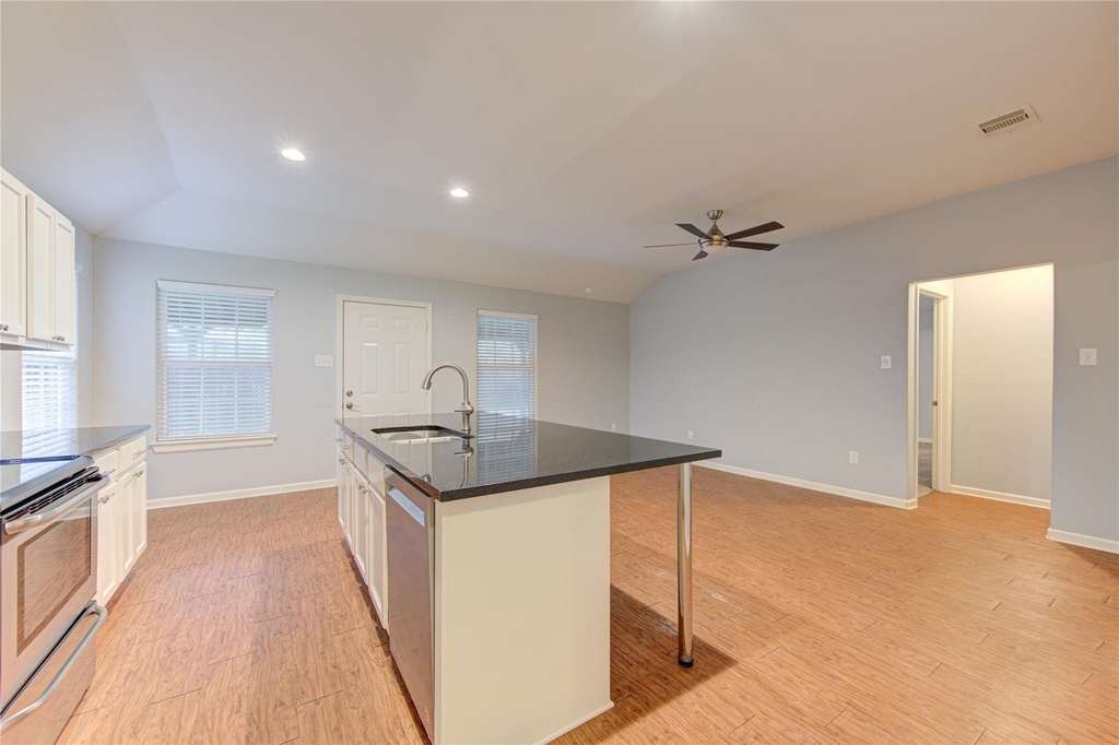 503 W Linney Street - Photo 17