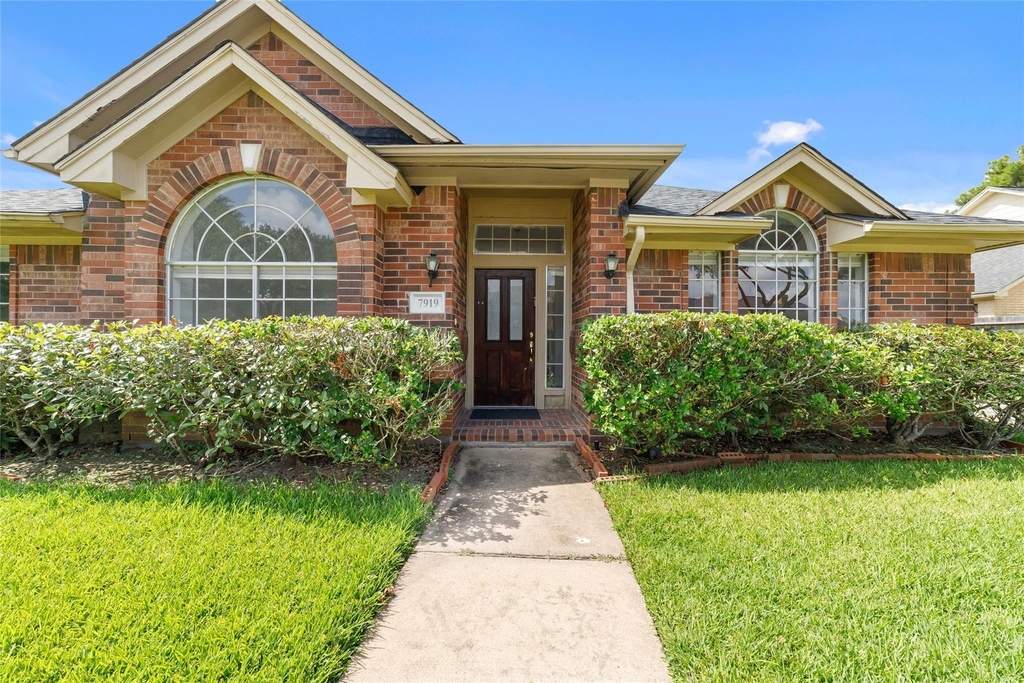 7919 Quail Meadow Drive - Photo 1
