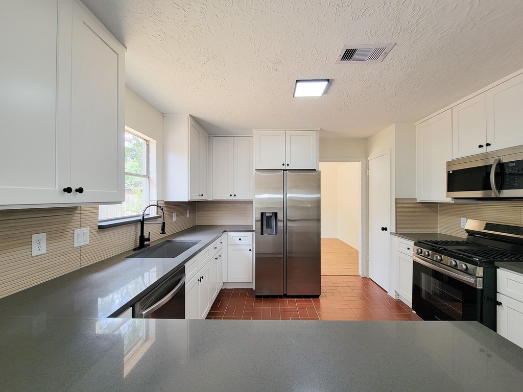 3930 Cypress Hill Drive - Photo 22