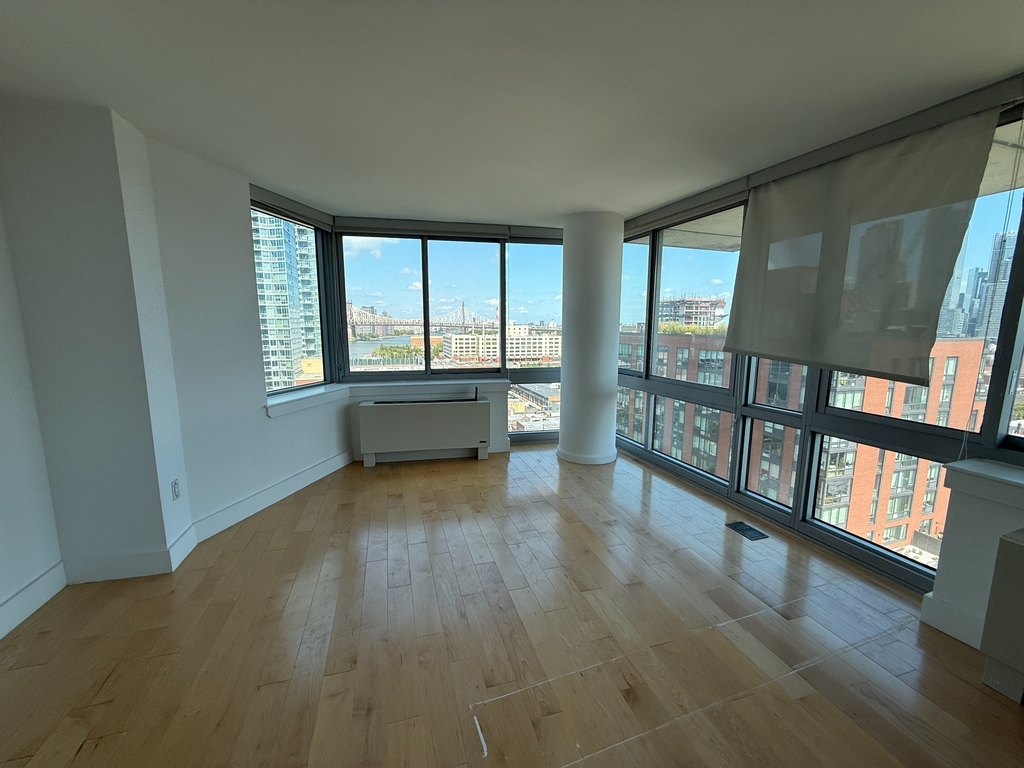 Center Boulevard - Photo 3