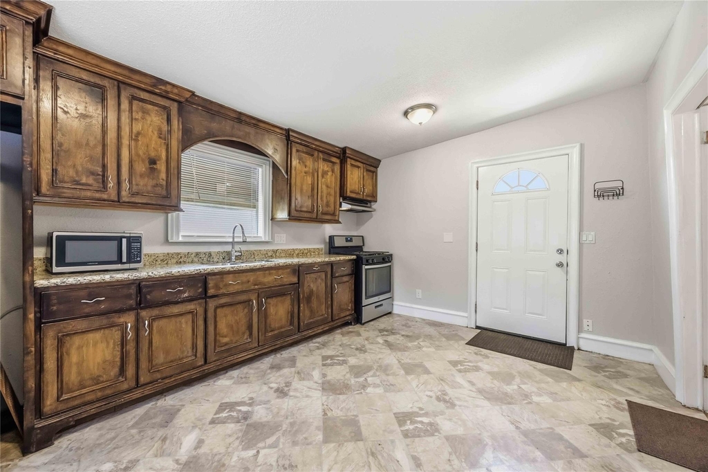 9430 E Avenue K - Photo 2